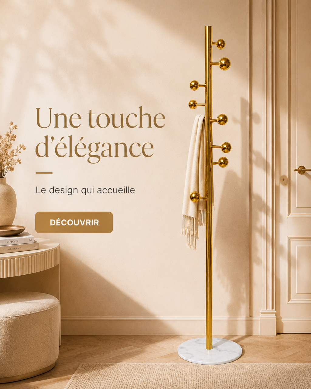 Porte-manteau doré design avec base marbrée