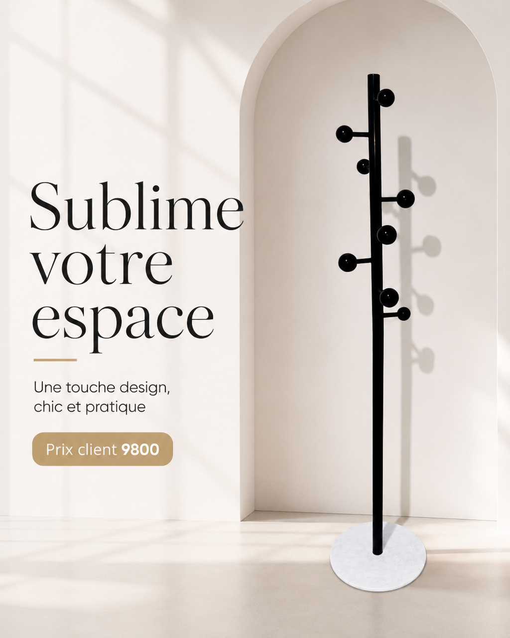 Porte-manteau design noir avec base ronde blanche
